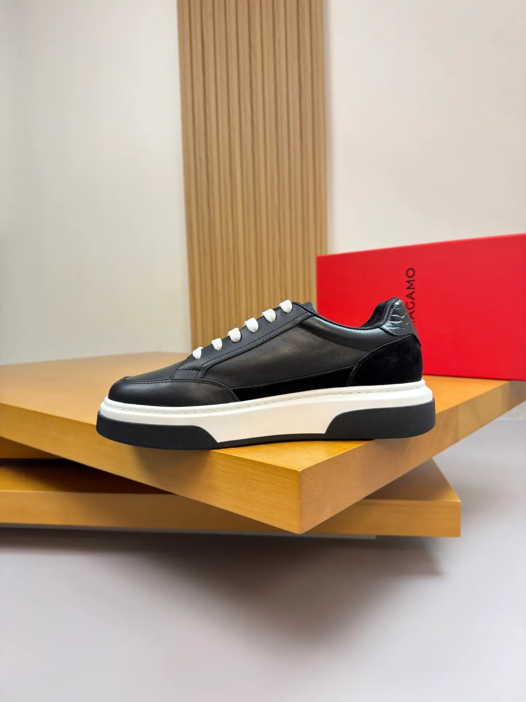 Men's men's shoes 💰440 [New style] 🏃‍♂️🏃‍♂️[Ferragamo] Ferragamo - High-end quality original order·Casual sports shoes -Upper: 🔝Nappa calfskin, suede calfskin, shoe body. Sewing brand totem, tongue air pressure brand logo -Inner: water-dyed cowhide -Outsole: ultra-light TPU foam rubber; molded outsole -Ultra-high quality control and fine workmanship: outstanding (high-end, extravagance, grade) -Size: 38-45 (46, can be customized)